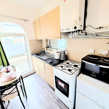 One Bedroom Apartment With A Terrace In Angel 伦敦 外观 照片